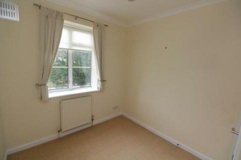 12 Geddy Court, Romford, RM2 6BE