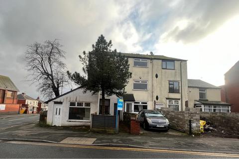 4 bedroom end of terrace house for sale, Church Road, Bolton