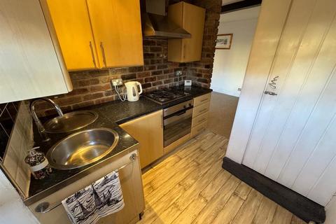 1 bedroom terraced house for sale, Newlands Grove, Halifax