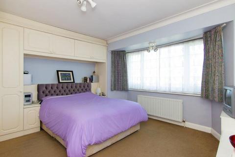 2 bedroom apartment for sale, Deanhill Court, East Sheen, SW14