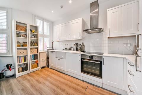 2 bedroom flat to rent, Birnam Road, Finsbury Park, London, N4