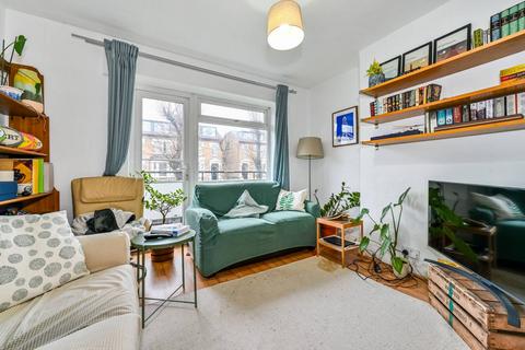 2 bedroom flat to rent, Queens Drive, Highbury, London, N4