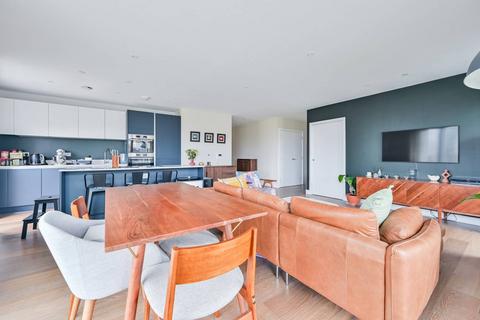3 bedroom flat for sale, Southern Way, Greenwich, London, SE10