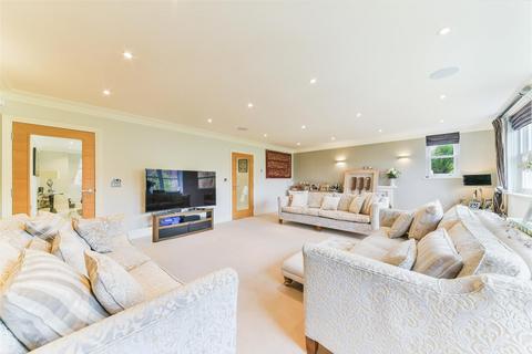 5 bedroom detached house for sale, High Oaks Close, Coulsdon