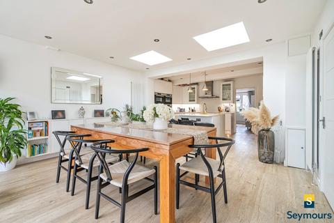 9 Pentreath Avenue, Guildford, GU2 7TA