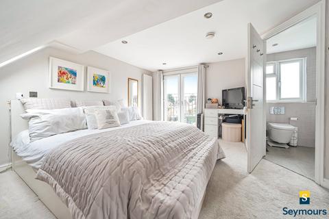 9 Pentreath Avenue, Guildford, GU2 7TA