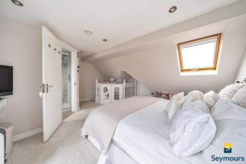 9 Pentreath Avenue, Guildford, GU2 7TA