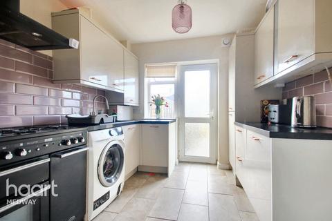 3 bedroom semi-detached house for sale, St Williams Way, Rochester