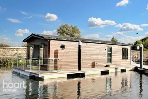 2 bedroom bungalow for sale, Waterside, Priory Waterside & Marina, Bedford