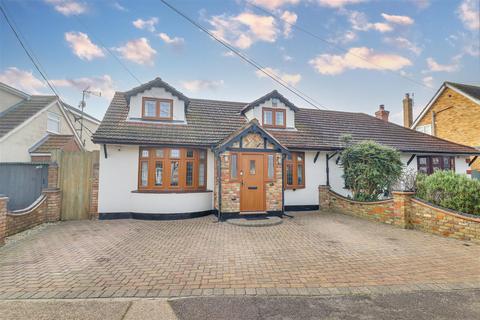 4 bedroom semi-detached house for sale, Grandview Road, Thundersley SS7