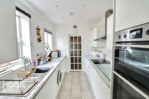 3 bedroom end of terrace house for sale, Godinton Road, Ashford