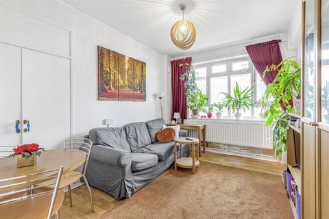 1 bedroom flat for sale, Dagnall Street, London SW11