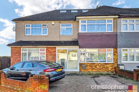 4 bedroom semi-detached house for sale, Pear Tree Walk, Cheshunt, Waltham Cross, Hertfordshire, EN7 6RG