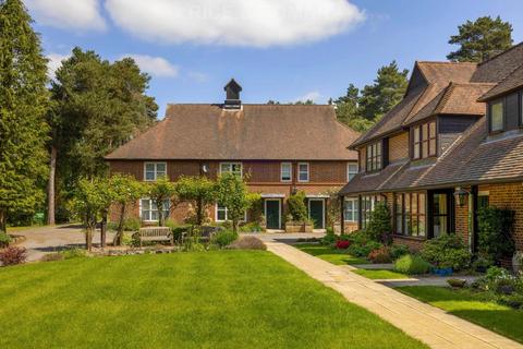 2 bedroom retirement property for sale, Mytchett Heath, Camberley GU16