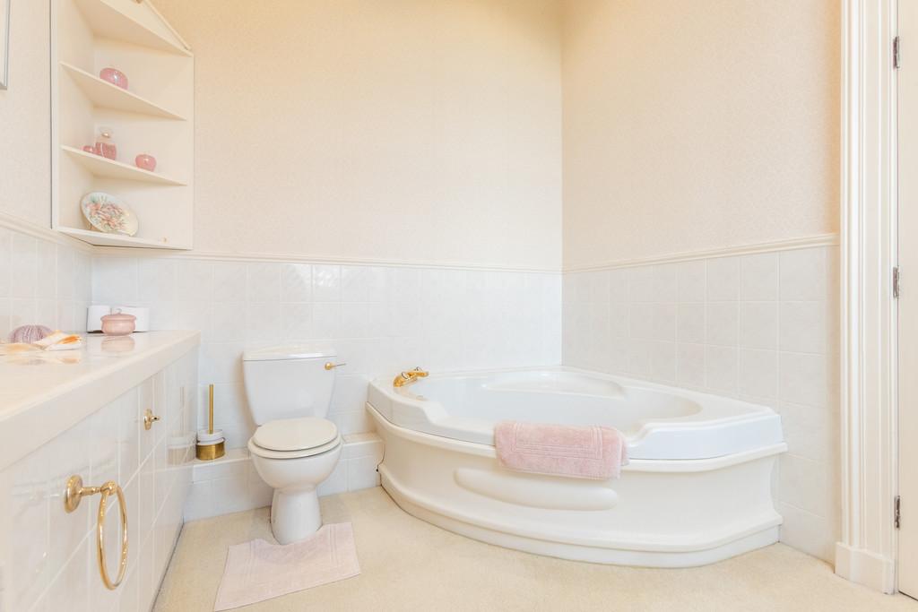 En Suite Bathroom