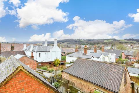 3 bedroom flat for sale, Church Street, Dorking, Surrey