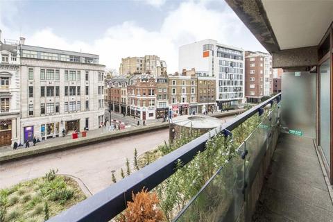 Studio to rent, Barbican, London EC2Y