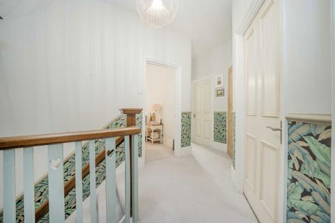 3 bedroom maisonette for sale, Holly Park, London N3