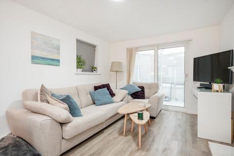 3 bedroom flat for sale, Capel Close, London N20