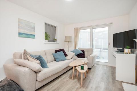 1 Capel Close, London, N20 0QU