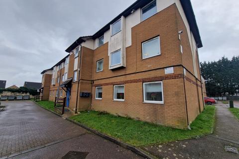 3 bedroom flat to rent, Milliners Court, Milliners Way, Luton, Bedfordshire