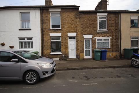 3 bedroom terraced house to rent, William Street, Sittingbourne, ME10