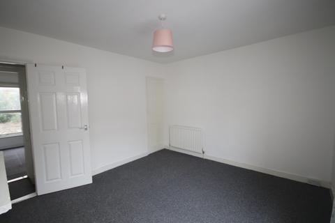 3 bedroom terraced house to rent, William Street, Sittingbourne, ME10