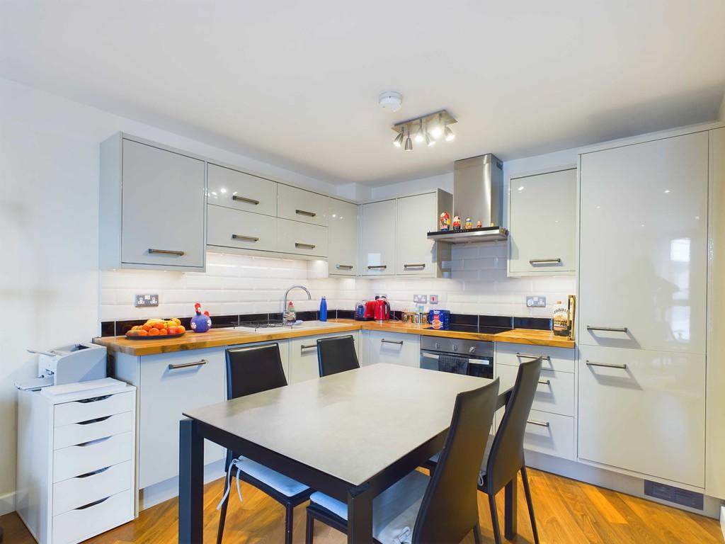 Apartment in Southwark - View 4