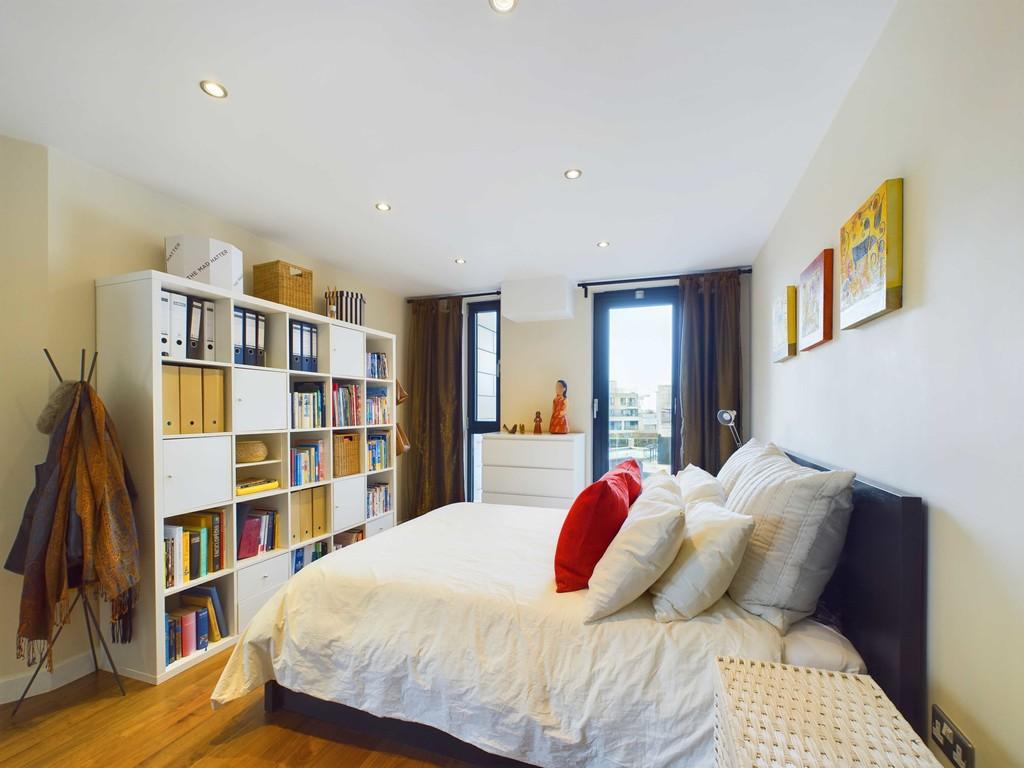 Apartment in Southwark - More