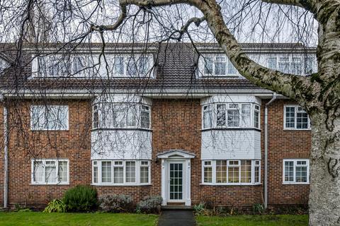 12 Sycamore Close, Carshalton, SM5 2PS