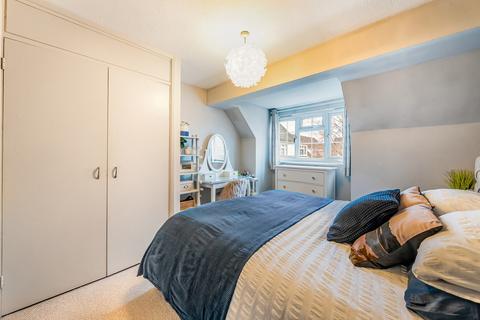 12 Sycamore Close, Carshalton, SM5 2PS
