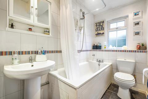 12 Sycamore Close, Carshalton, SM5 2PS