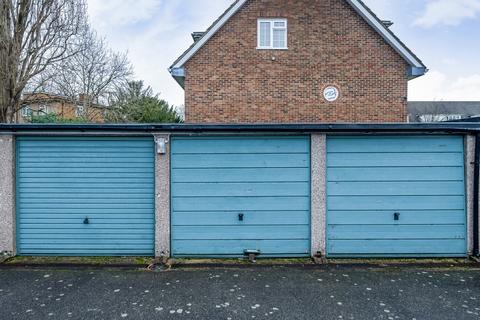 12 Sycamore Close, Carshalton, SM5 2PS