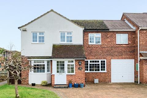 4 bedroom semi-detached house for sale, Thame Road, Haddenham HP17