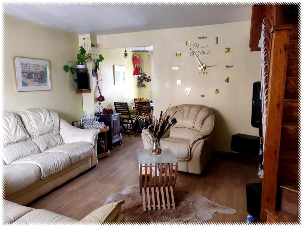 Living Room.jpg