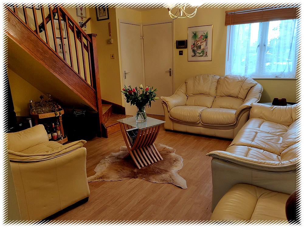 Living Room.1.jpg