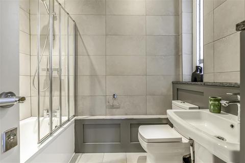 2 bedroom flat for sale, Tavistock Road, W11