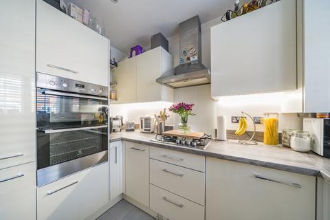 3 bedroom semi-detached house for sale, Gloucester Close, Woking GU21