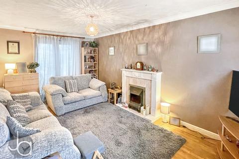 3 bedroom semi-detached house for sale, Southgate Crescent, Tiptree, Colchester