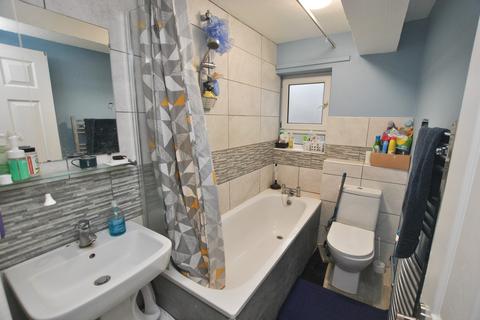 2 bedroom flat for sale, Grinshill Flats, Severn Drive, Wellington, Telford, TF1 3JT