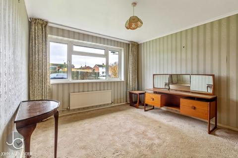 2 bedroom semi-detached bungalow for sale, Heycroft Way, Tiptree