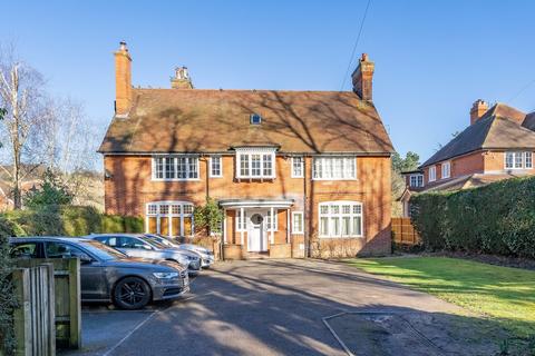 Flat 2, Redcote, 16 Pixham Lane, Pixham, Dorking, RH4 1PT
