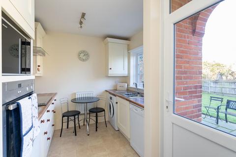 Flat 2, Redcote, 16 Pixham Lane, Pixham, Dorking, RH4 1PT