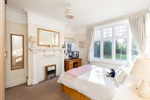 Flat 2, Redcote, 16 Pixham Lane, Pixham, Dorking, RH4 1PT