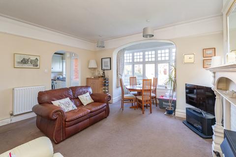 Flat 2, Redcote, 16 Pixham Lane, Pixham, Dorking, RH4 1PT