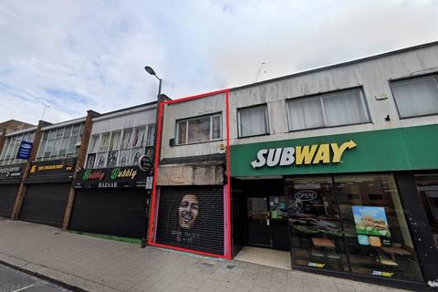 Retail property (high street) to rent, East Street, Southampton