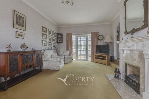 4 bedroom detached bungalow for sale, Clifton Drive, Northamptonshire PE8