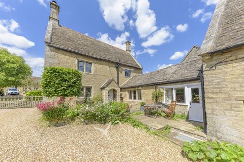 4 bedroom cottage for sale, High Street, Northamptonshire NN14