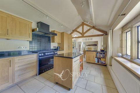 4 bedroom cottage for sale, High Street, Northamptonshire NN14