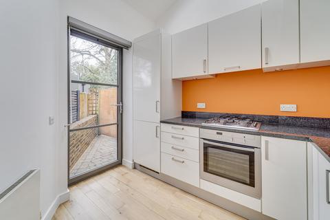 2 bedroom mews for sale, Buckingham Road, De Beauvoir, London, N1